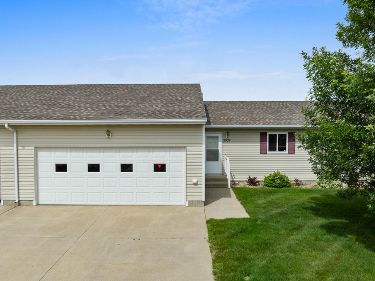 Property Photo: 2009 14th St NW ND 58703