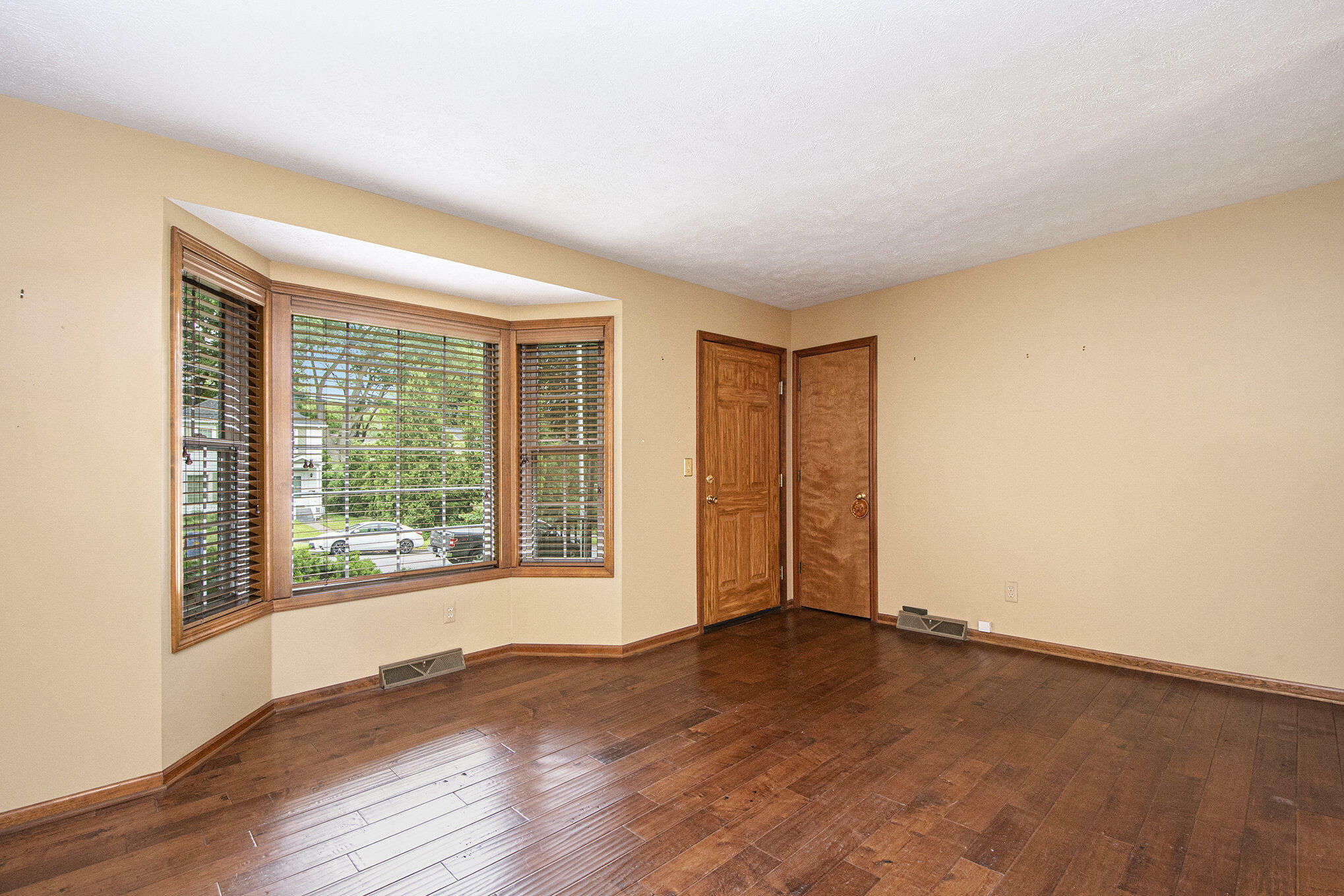 Property Photo: 238 Baynton Avenue NE MI 49503