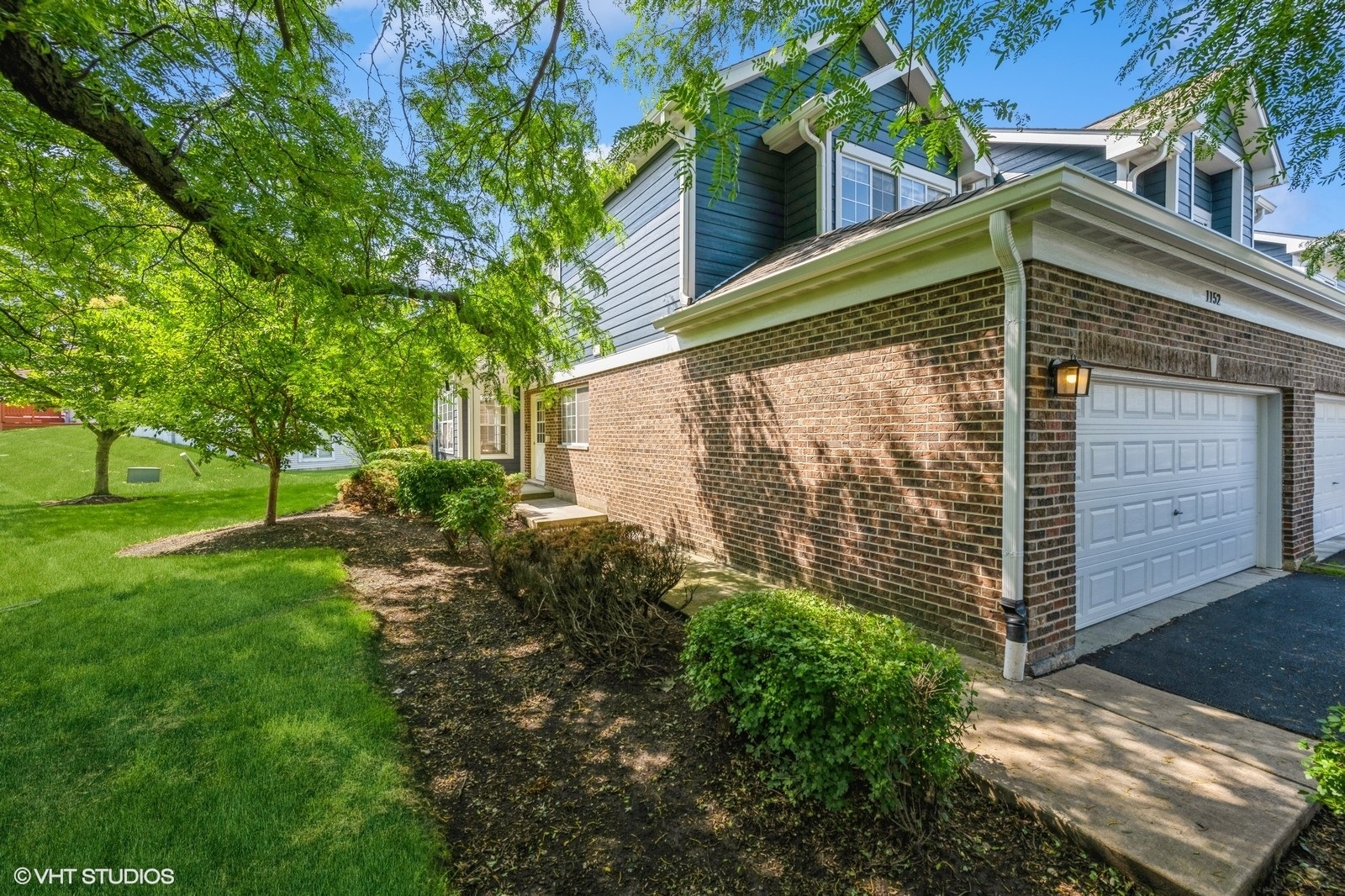 Property Photo: 1152 S Parkside Drive IL 60067