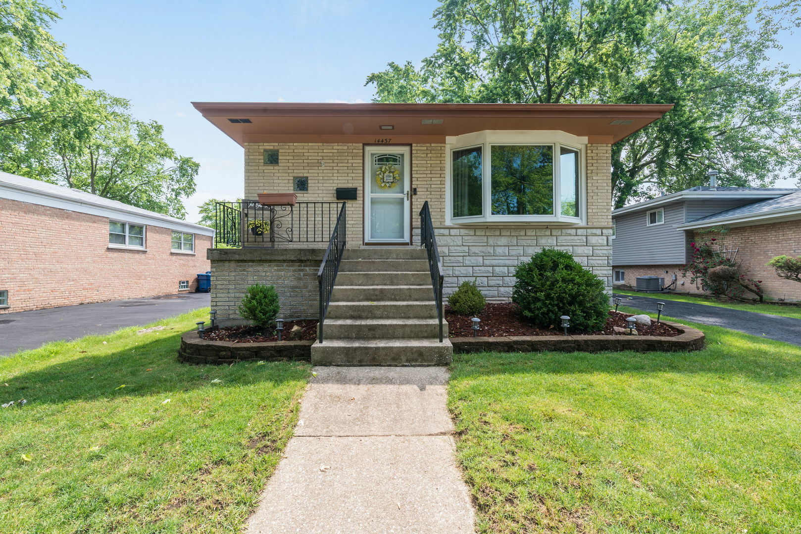 Property Photo:  14437 Kostner Avenue  IL 60445 
