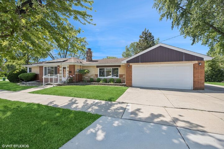 1400 Boeger Avenue  Westchester IL 60154 photo