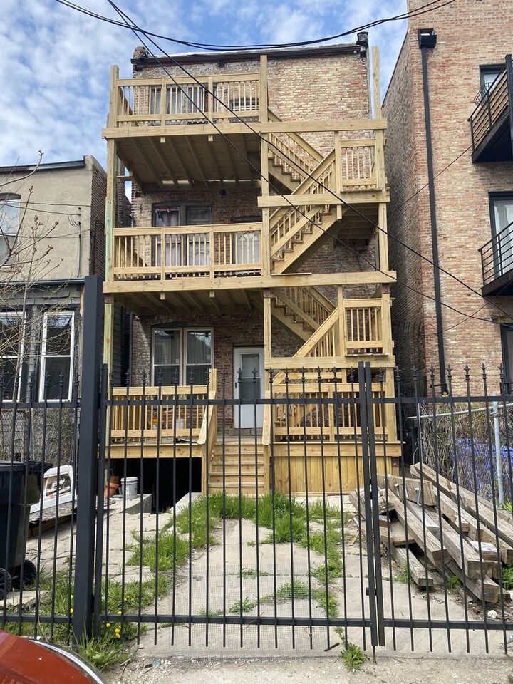 Property Photo: 2735 W Washington Boulevard IL 60612