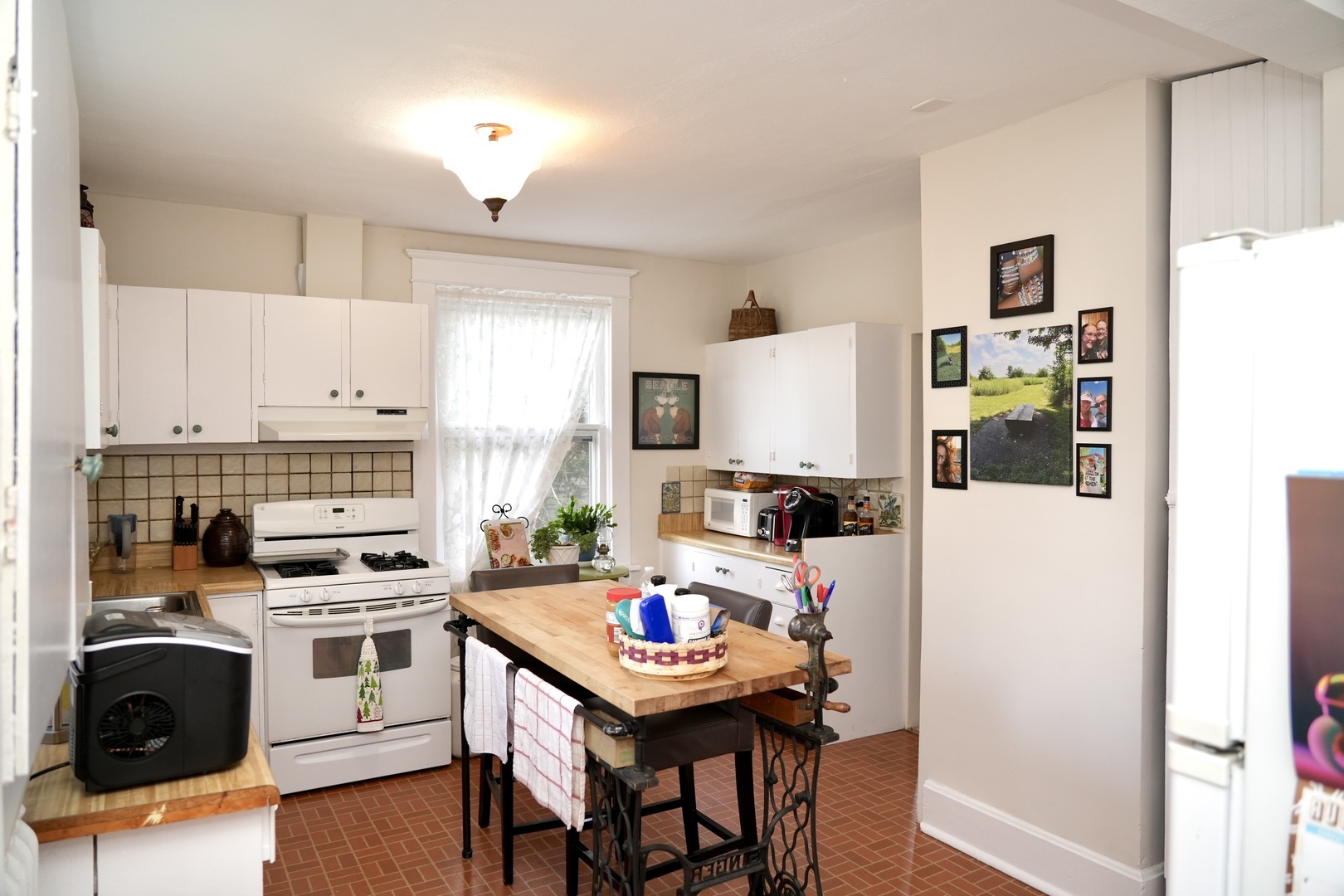 Property Photo: 28 N Wright Street 2 IL 60540