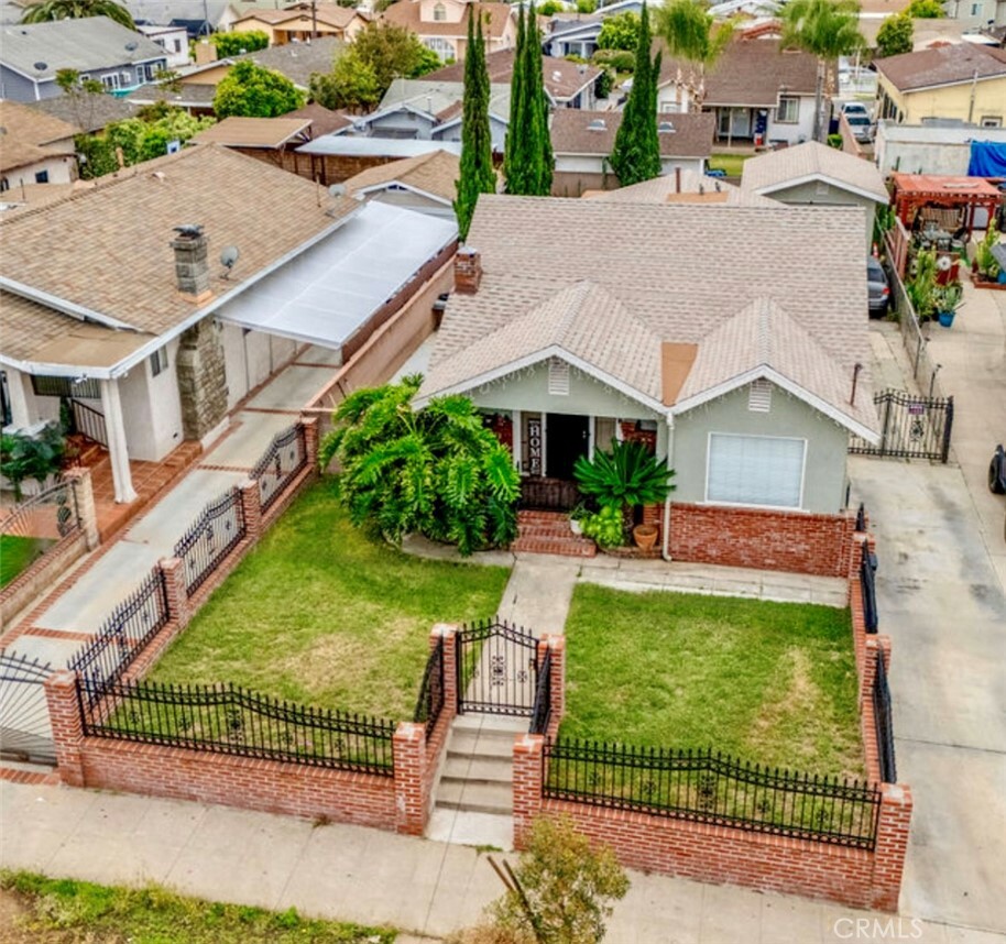 Property Photo:  2820 E 6th Street  CA 90023 