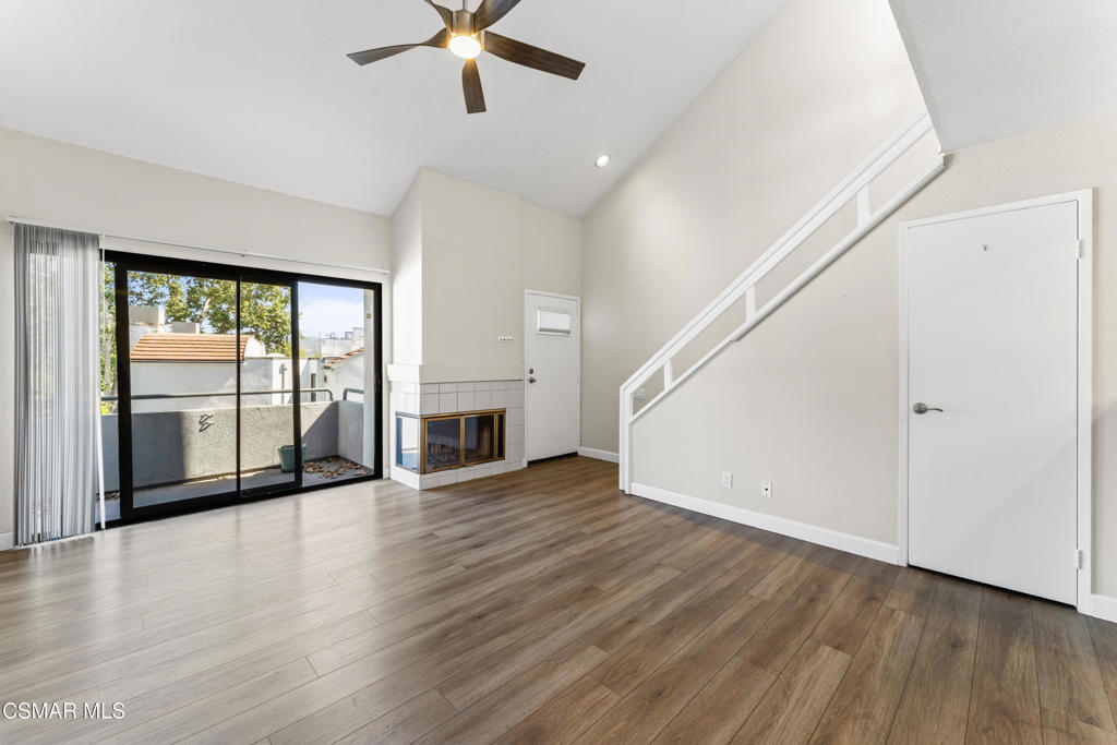 Property Photo:  1190 Tivoli Lane 206  CA 93065 