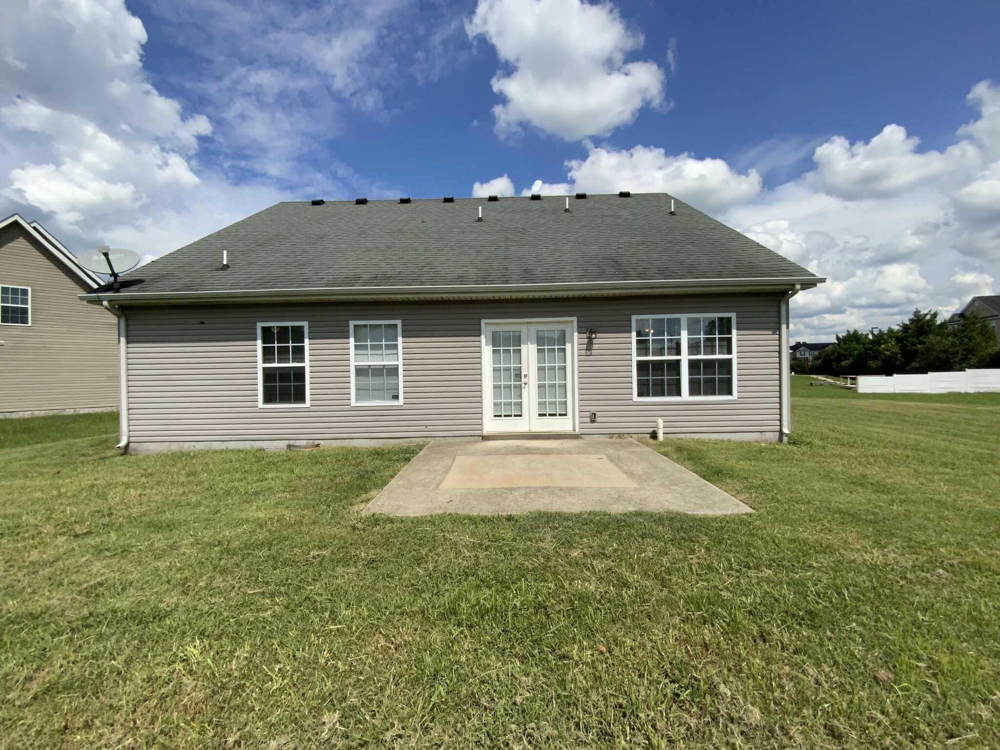 Property Photo: 2414 Tour Dr TN 37130