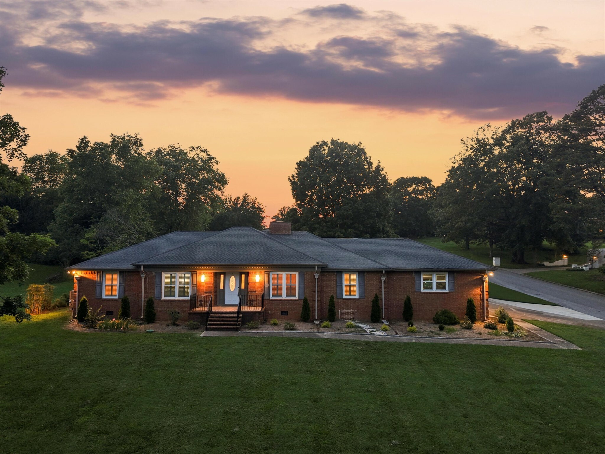 5423 Mill Stone Drive  Ooltewah TN 37363 photo