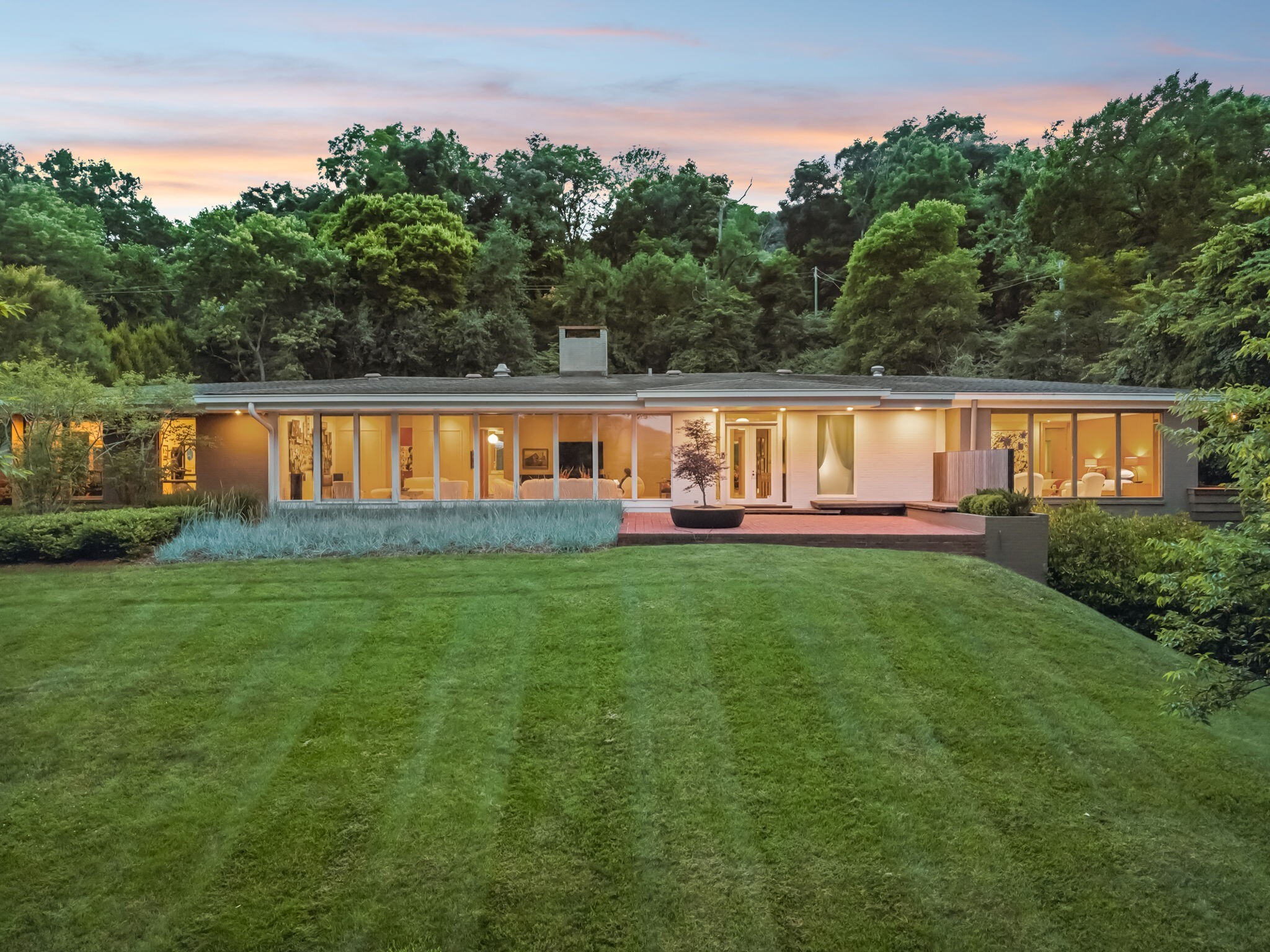 Property Photo: 1091 Lynnwood Blvd TN 37215