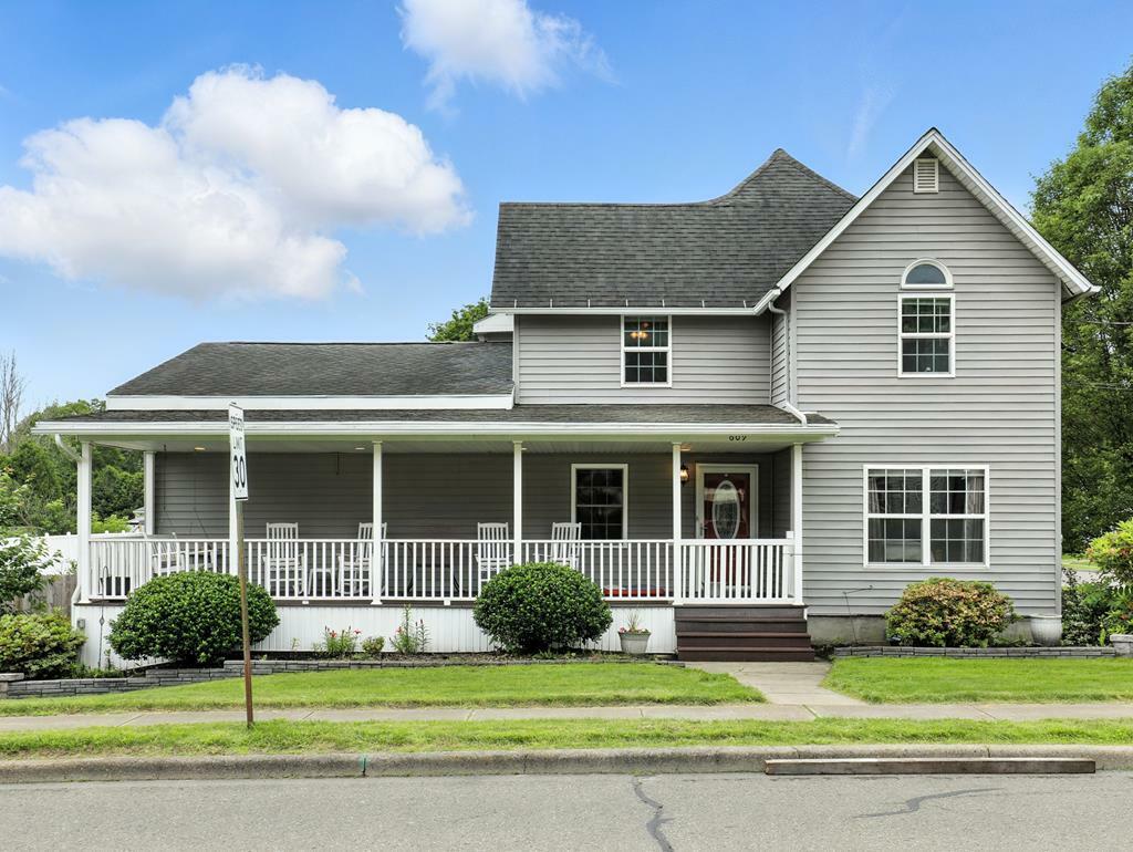 Property Photo: 609 Lincoln St PA 18840