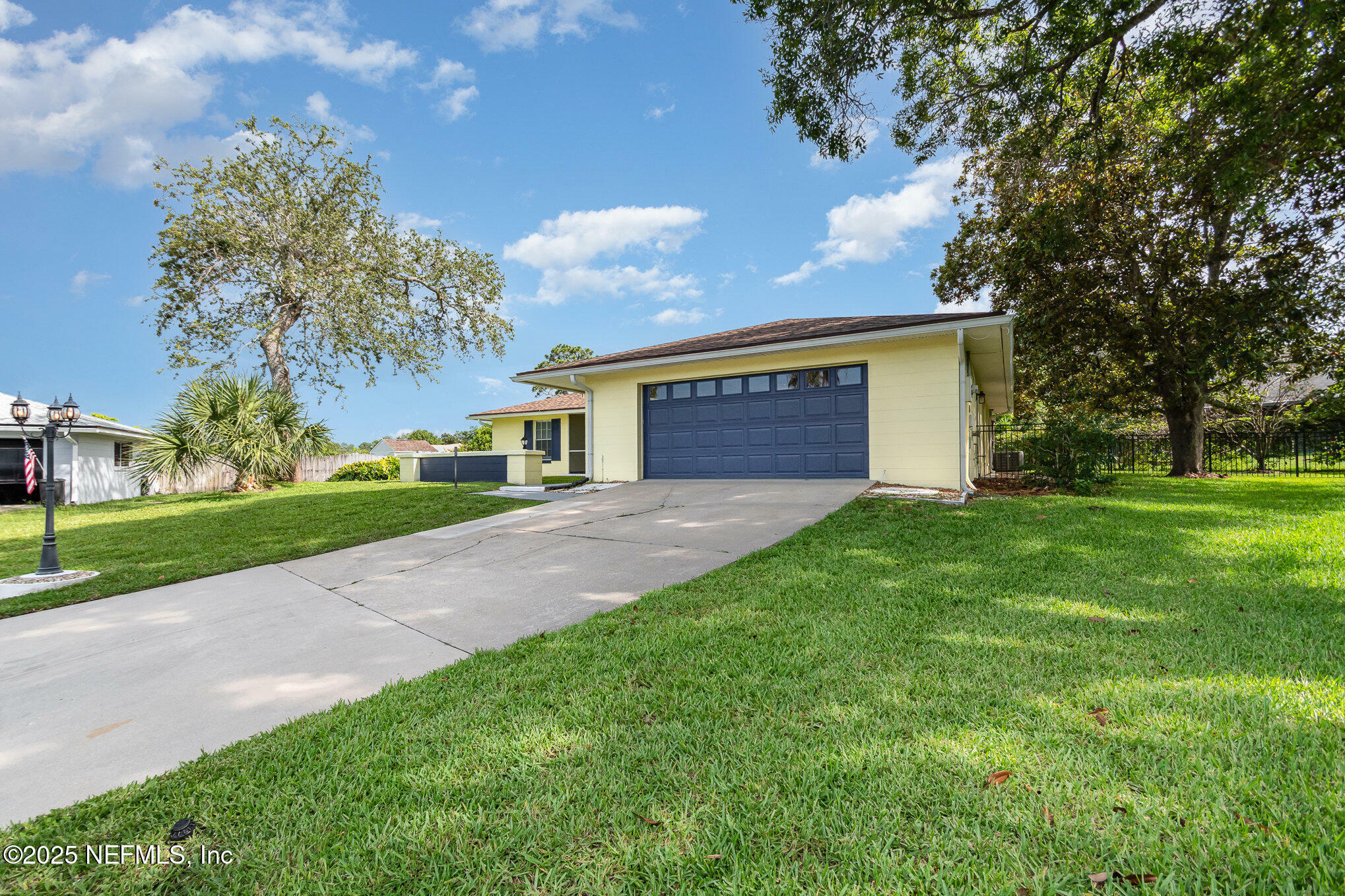 Property Photo: 691 Medina Court FL 32086