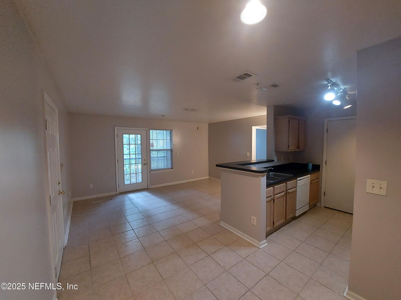 Property Photo: 7701 Timberlin Park Boulevard 1614 FL 32256