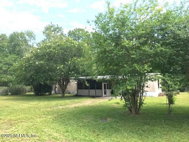 Property Photo: 208 Tarpon Boulevard FL 32177