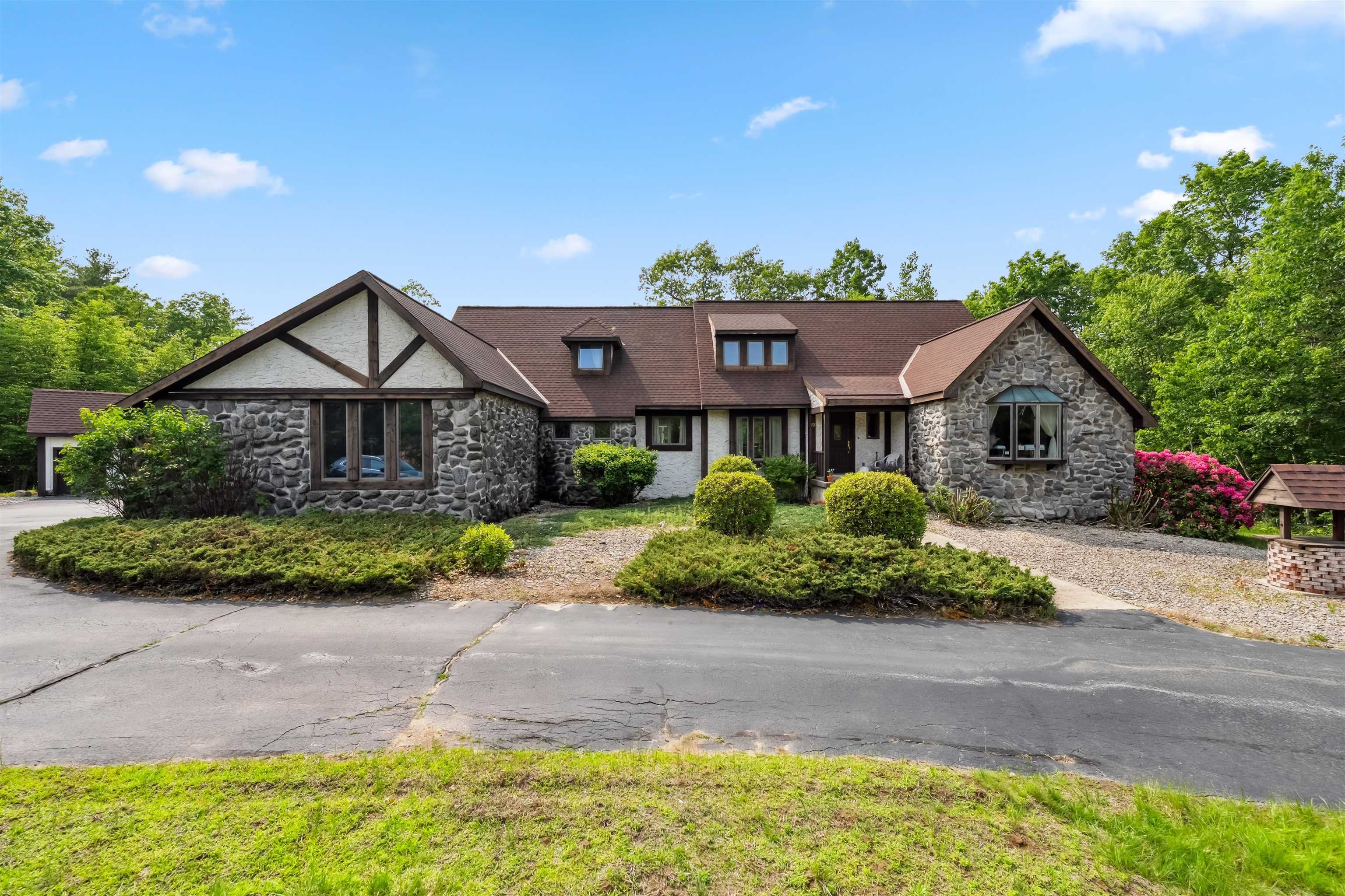 Property Photo: 19 Hardwood Road NH 03087