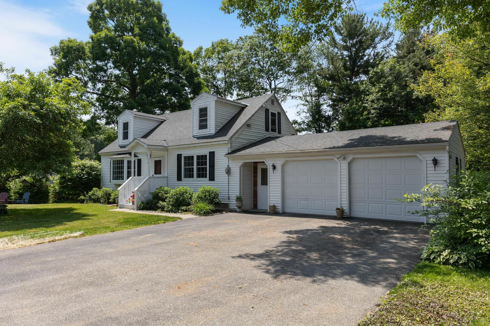 136 Red Oak Drive  Colchester VT 05446 photo