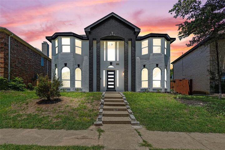 Property Photo: 1639 Chapman Street TX 75104