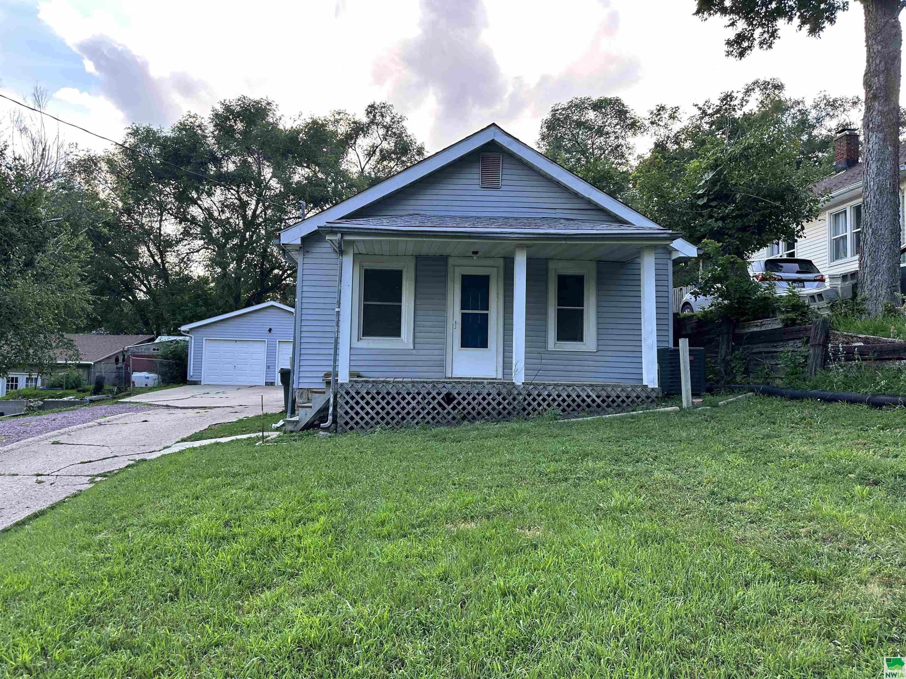 Property Photo: 133 S Prescott IA 51103