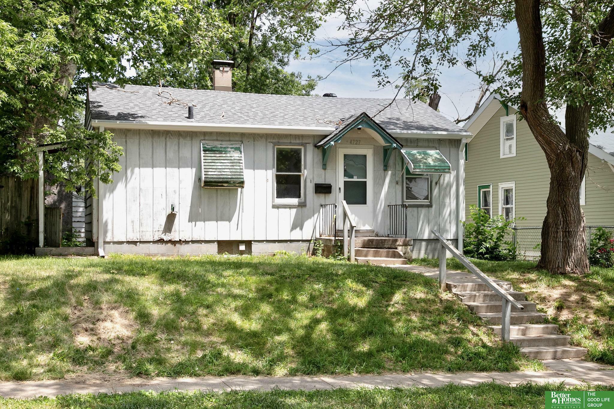 Property Photo: 4727 N 38 Street NE 68111