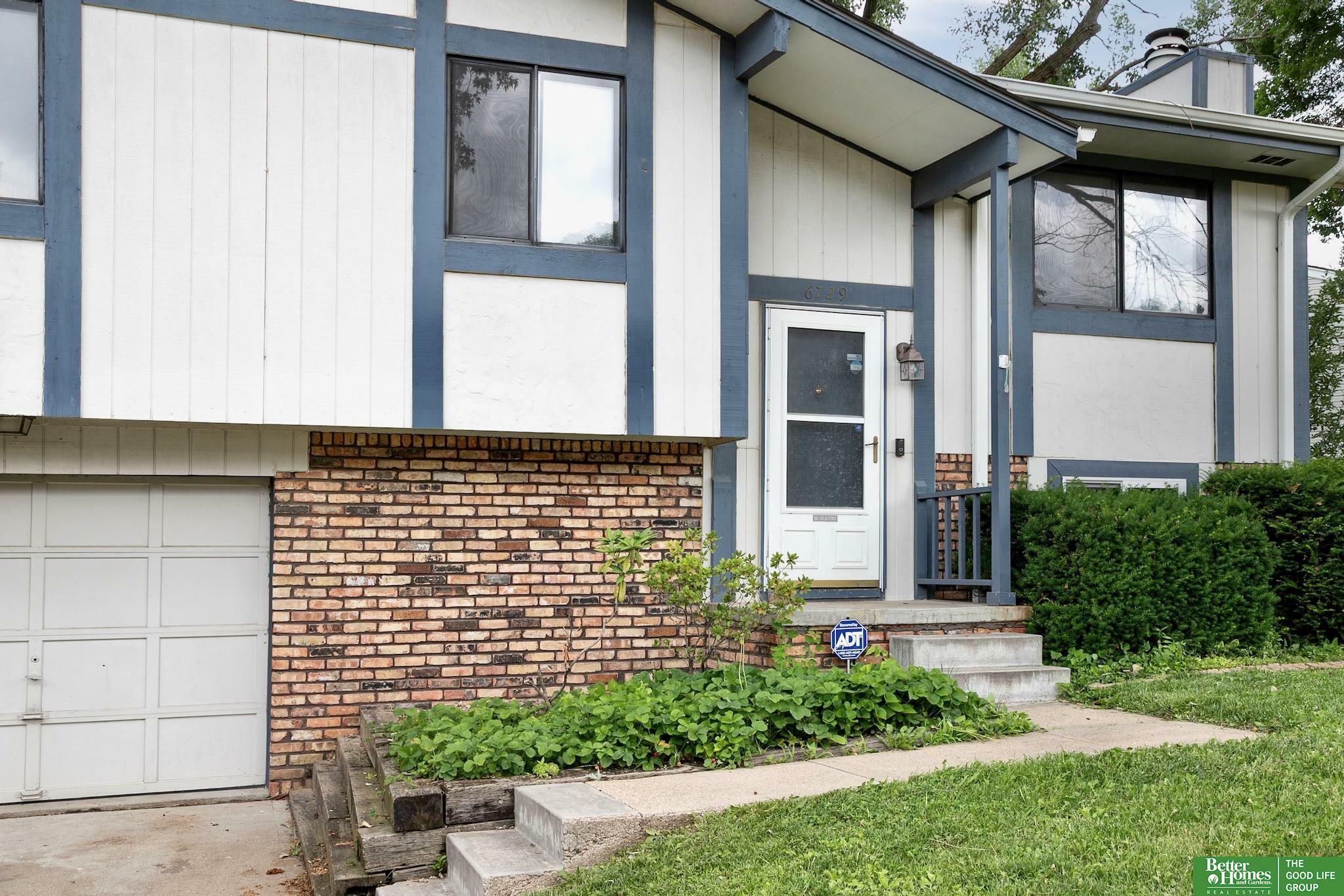 Property Photo: 6729 S 135 Avenue NE 68137