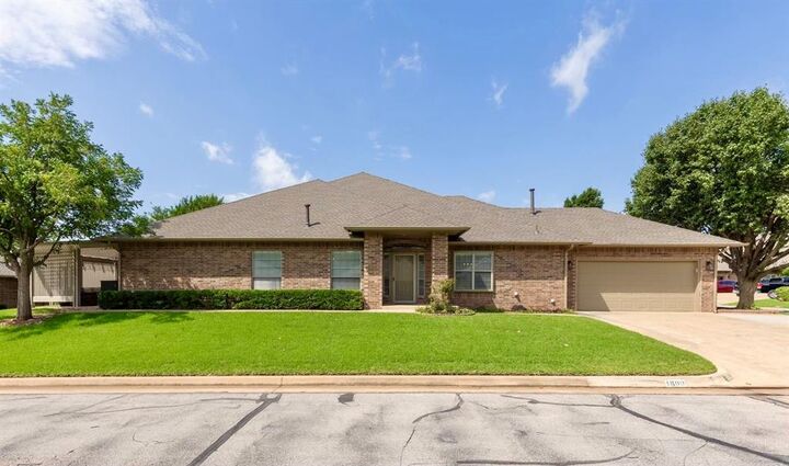 Property Photo:  1800 NW 161st Place  OK 73013 