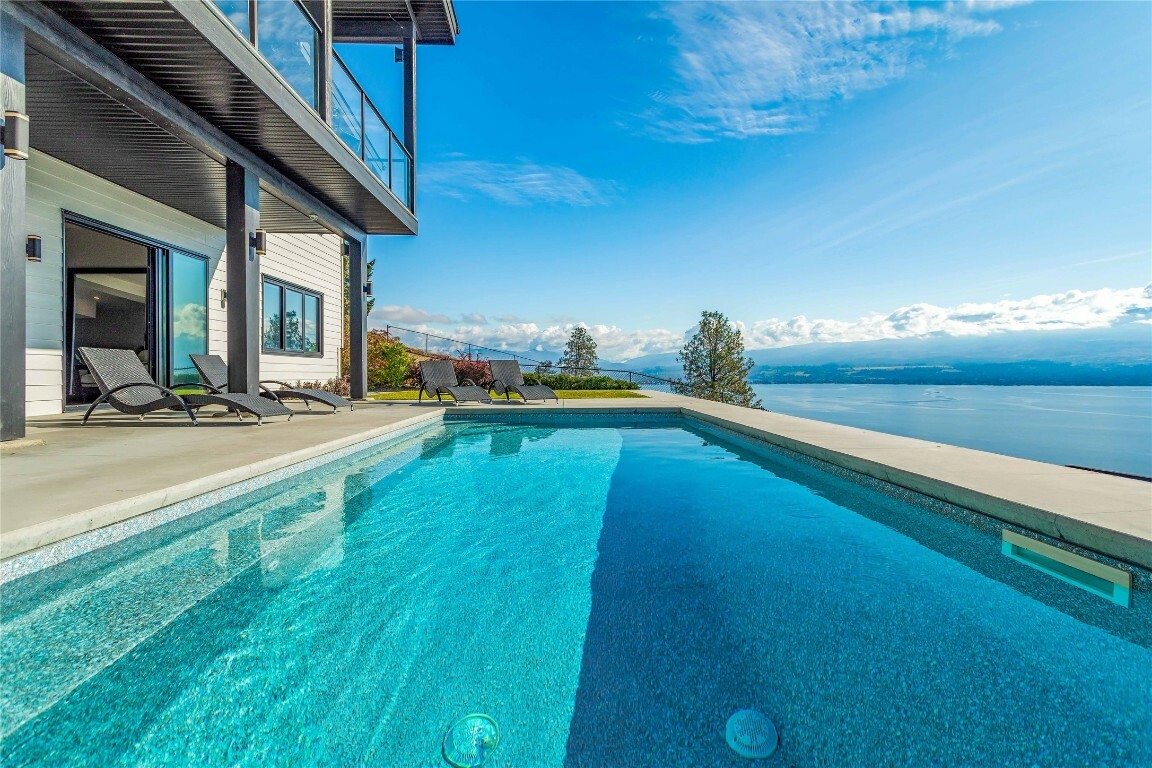 3121 Thacker Drive 6  West Kelowna BC V1Z 1X6 photo