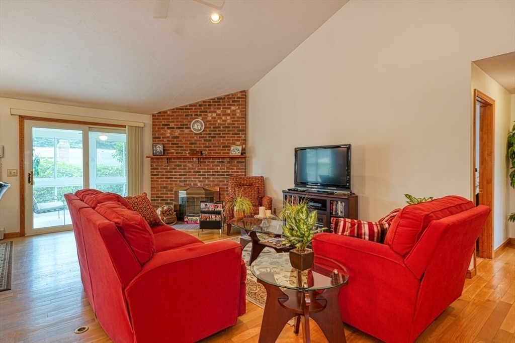 Property Photo: 7 Chandler Way 18 MA 01532