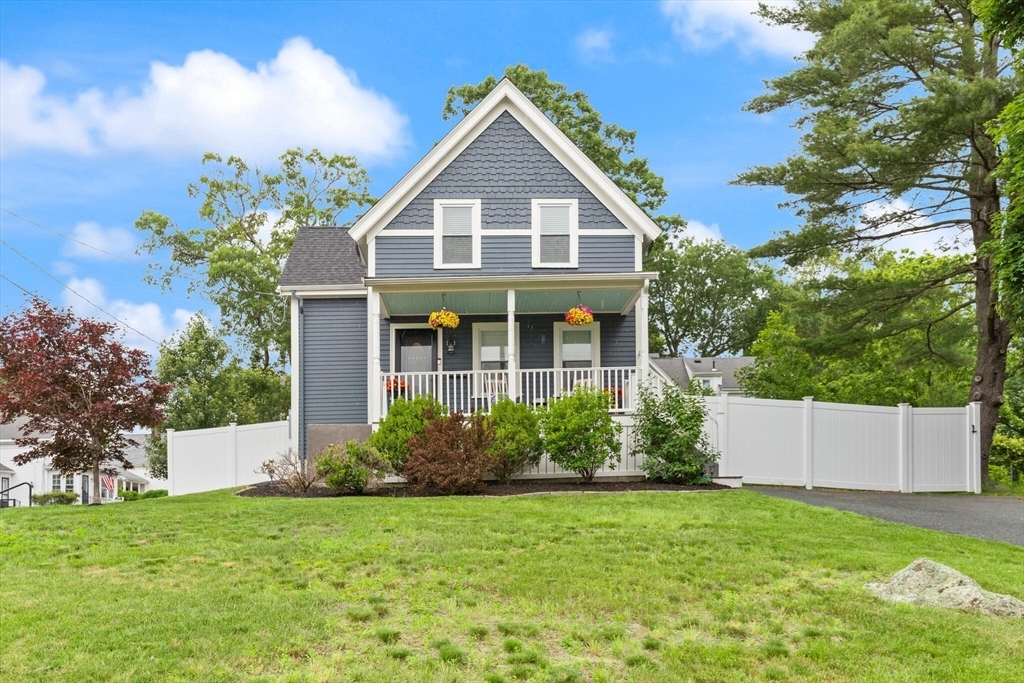 Property Photo: 5 Myrtle St MA 02062