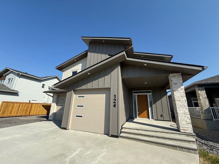 Property Photo:  124 Trestle Place  AB T7V 0B8 