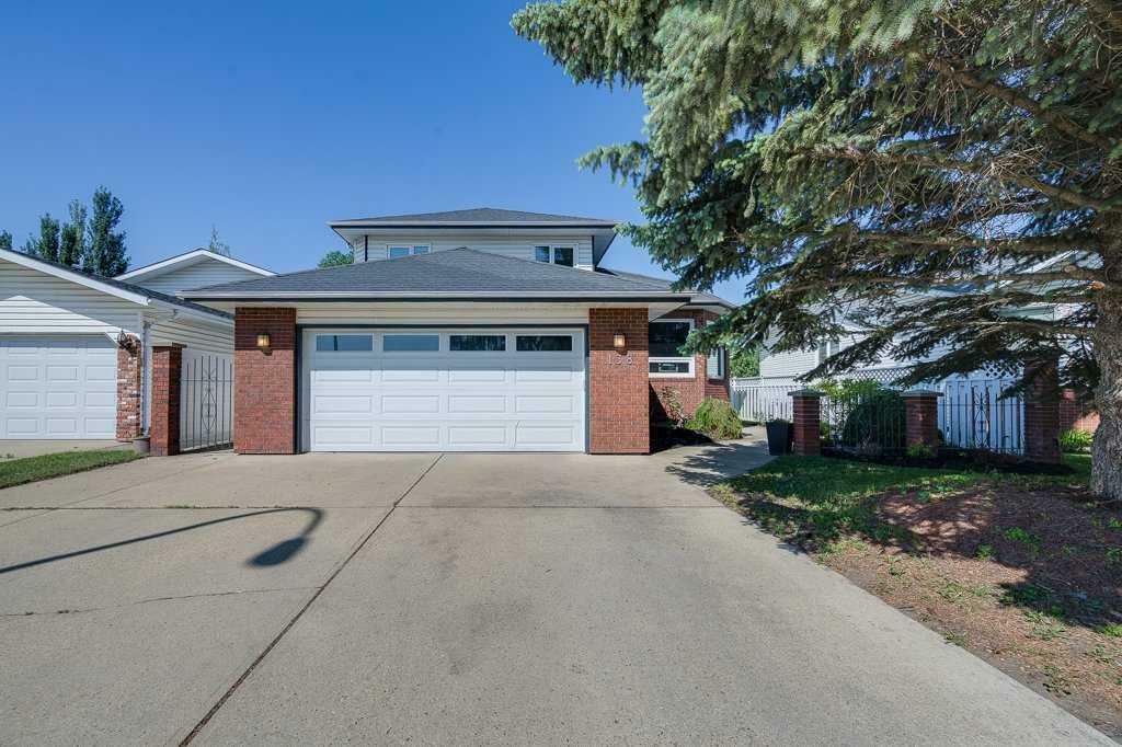 Property Photo:  138 Douglas Avenue E  AB T4R 2G6 