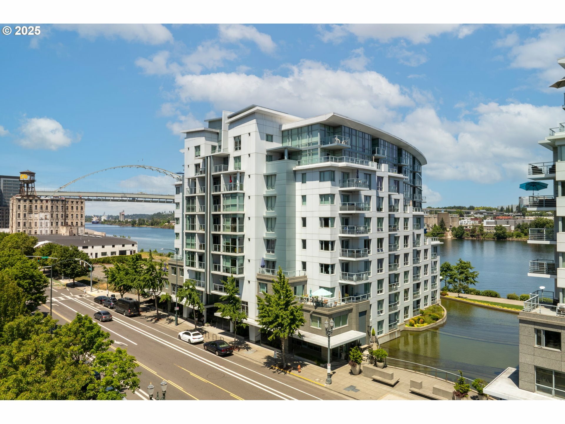 Property Photo: 1310 NW Naito Pkwy 107 OR 97209