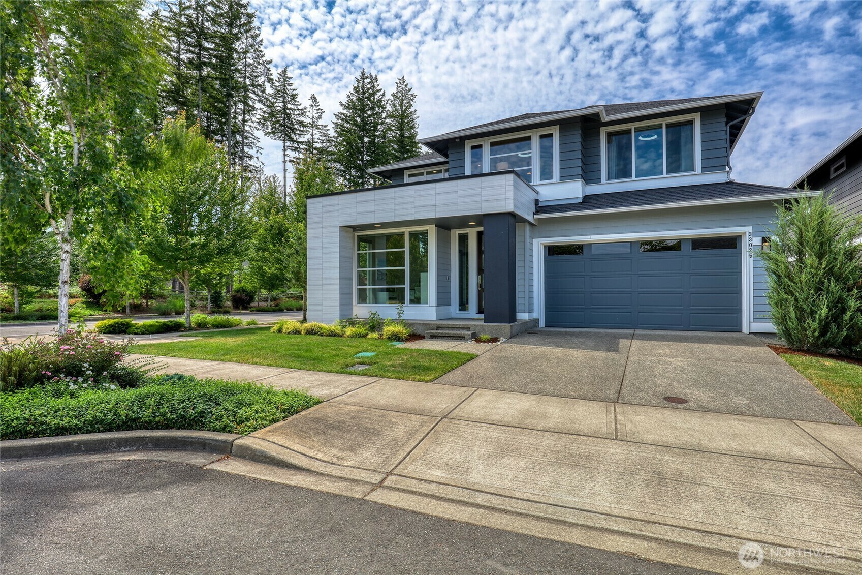 Property Photo: 33025 Evergreen Avenue SE WA 98010
