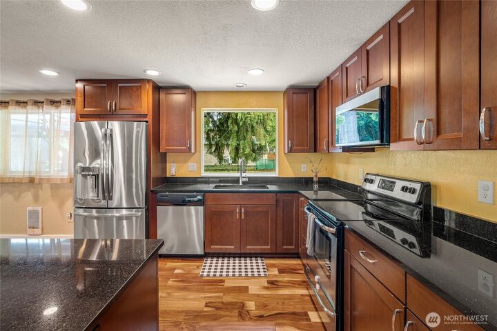 Property Photo:  118 W Winesap Road  WA 98012 