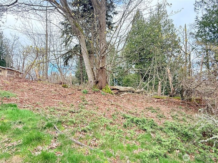 Property Photo:  37 K  Beach Way  WA 98206 