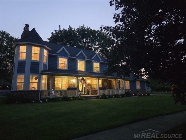 Property Photo:  3573 Lakeshore Drive  MI 48329 