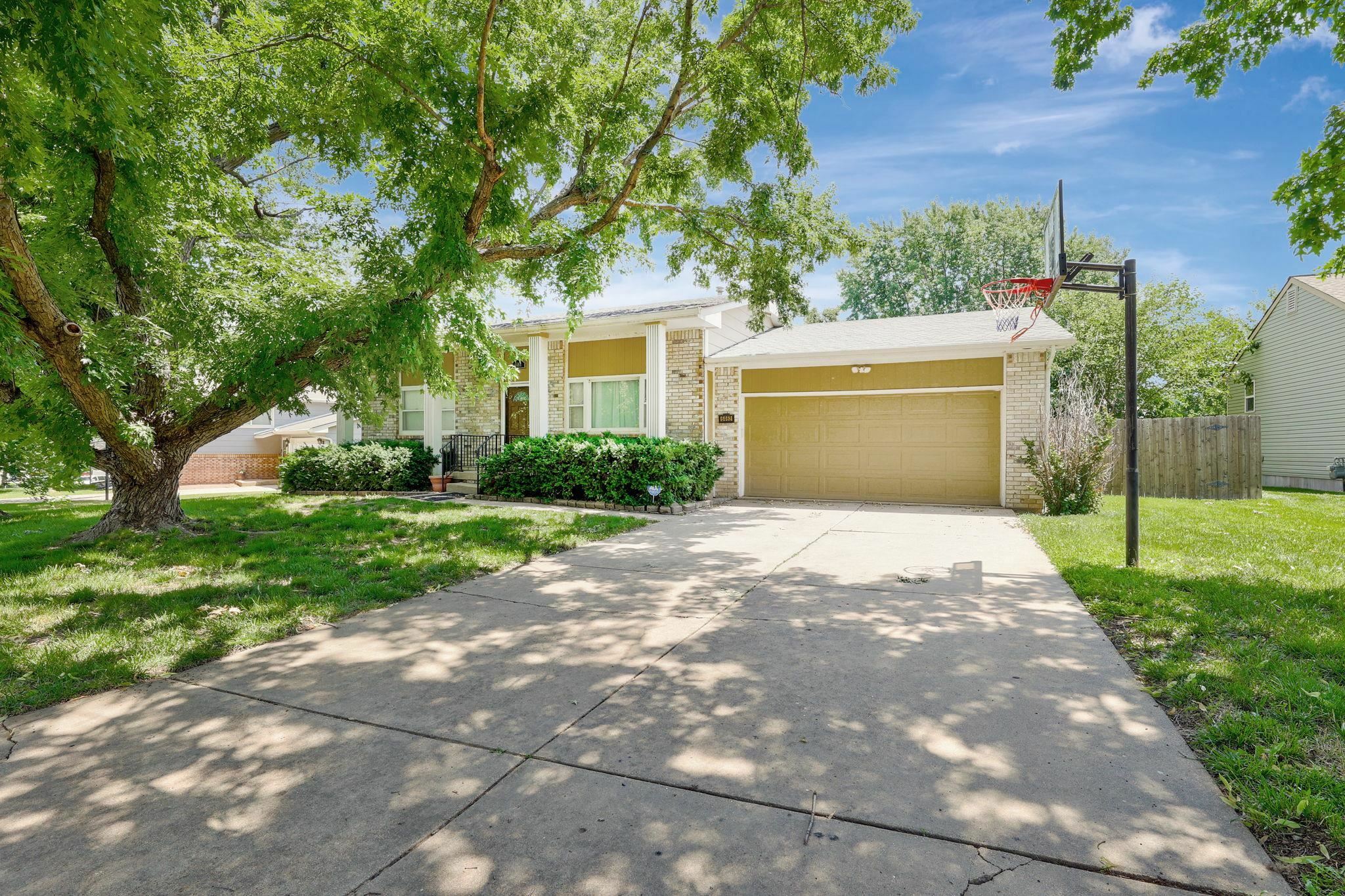 Property Photo: 6462 N Wendell St KS 67219-1728