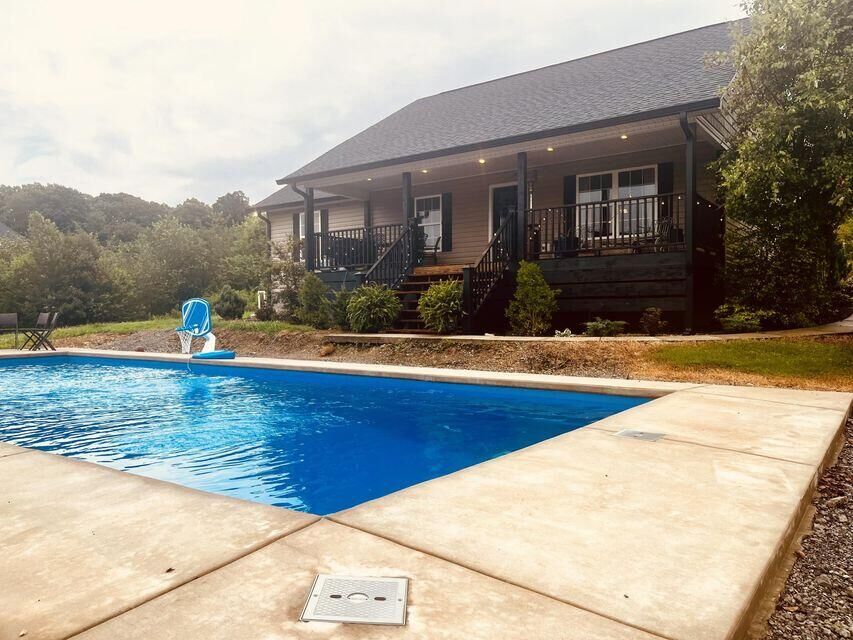 Property Photo:  331 Hardin Road  TN 37327 