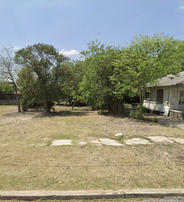 Property Photo: 815 Piedmont TX 78210