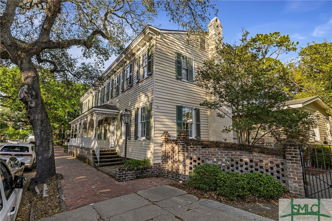 Property Photo: 52-56 E Broad Street GA 31401
