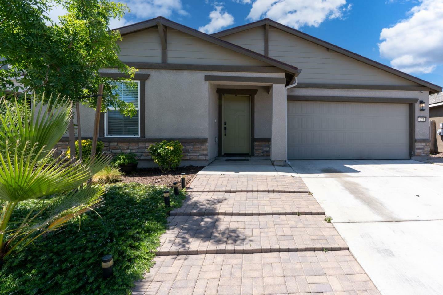 Property Photo: 274 White Rim Court CA 95341