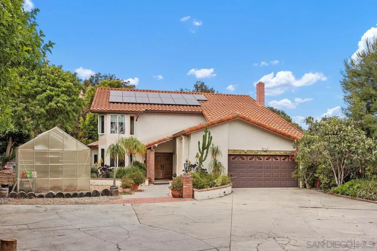 Property Photo:  2238 Oceanview Rd  CA 92056 