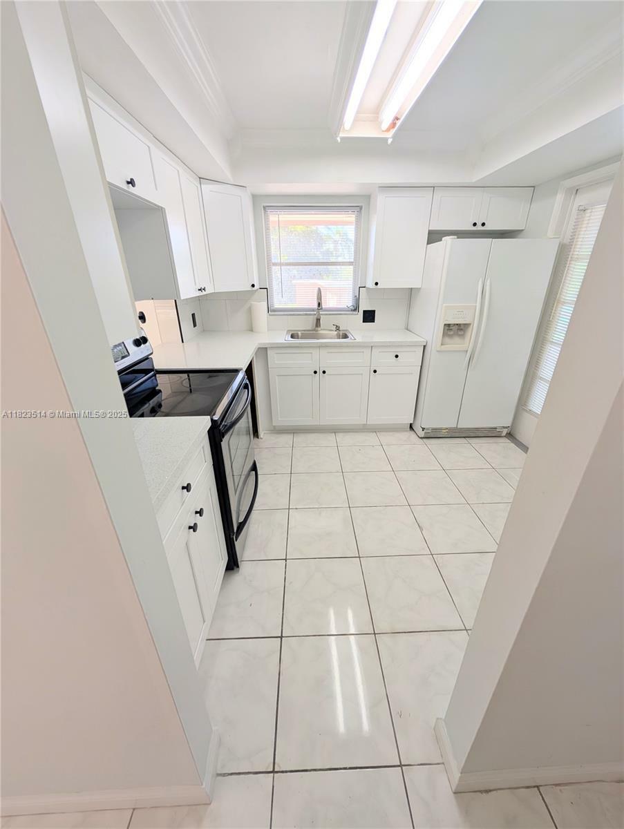 Property Photo: 14901 SW 4th St 9A FL 33027