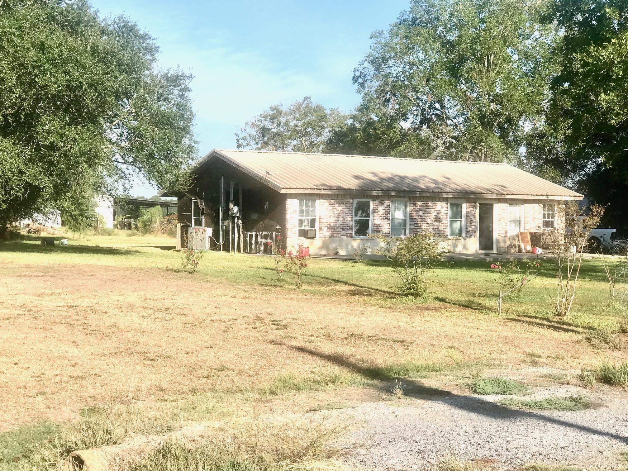 Property Photo: 1700 Blanch Rd TX 77613