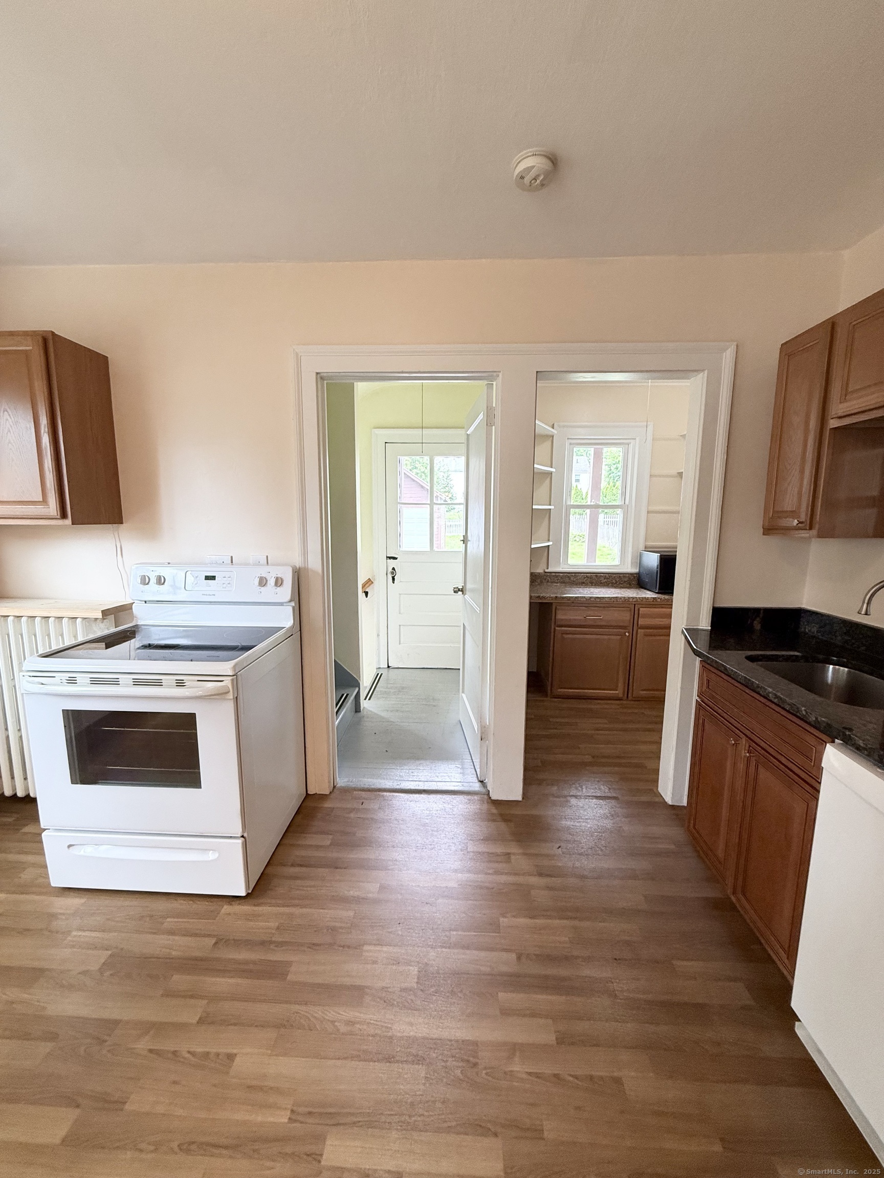 Property Photo:  47 Argyle Avenue  CT 06107 