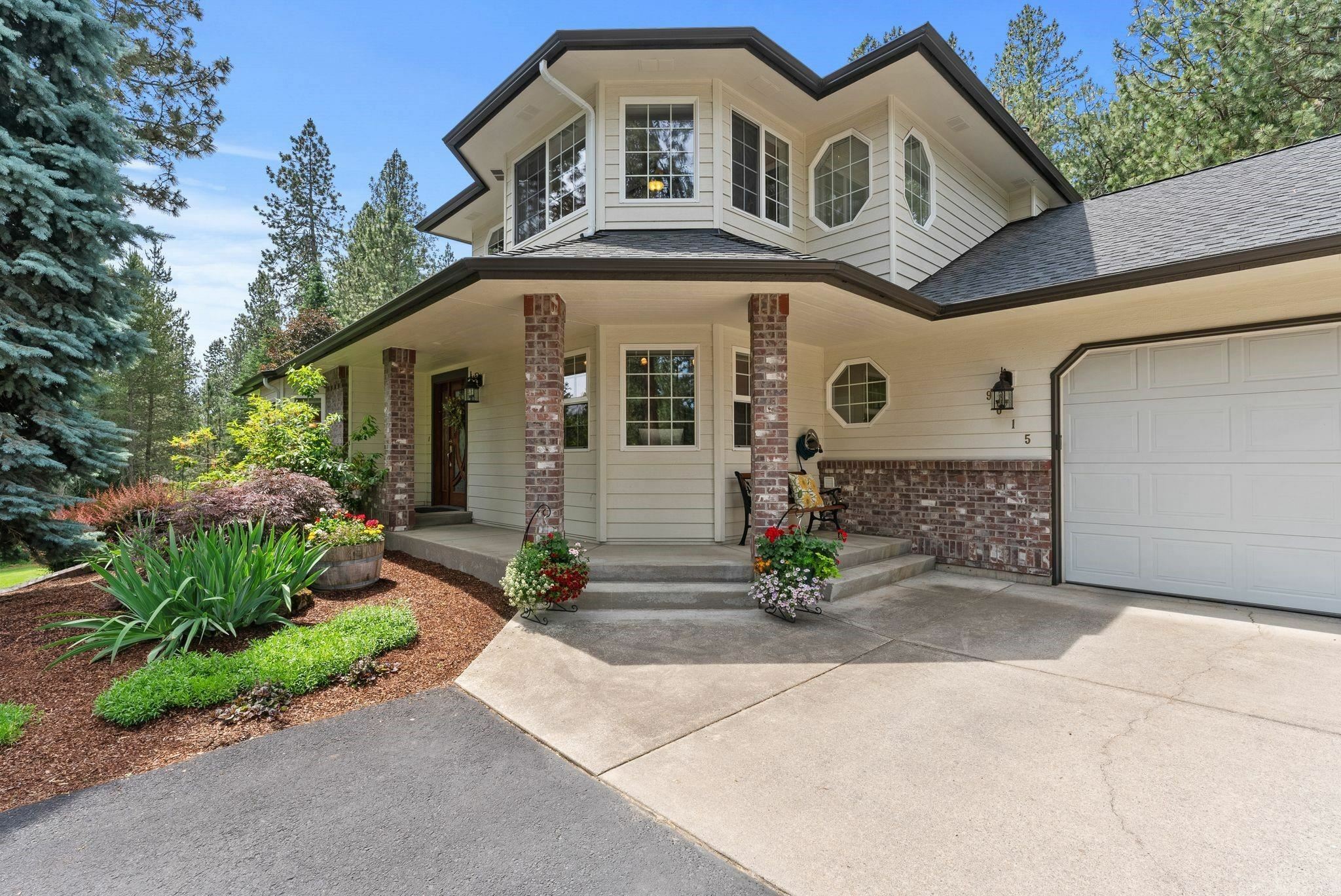 Property Photo: 9015 N Murray Rd WA 99025