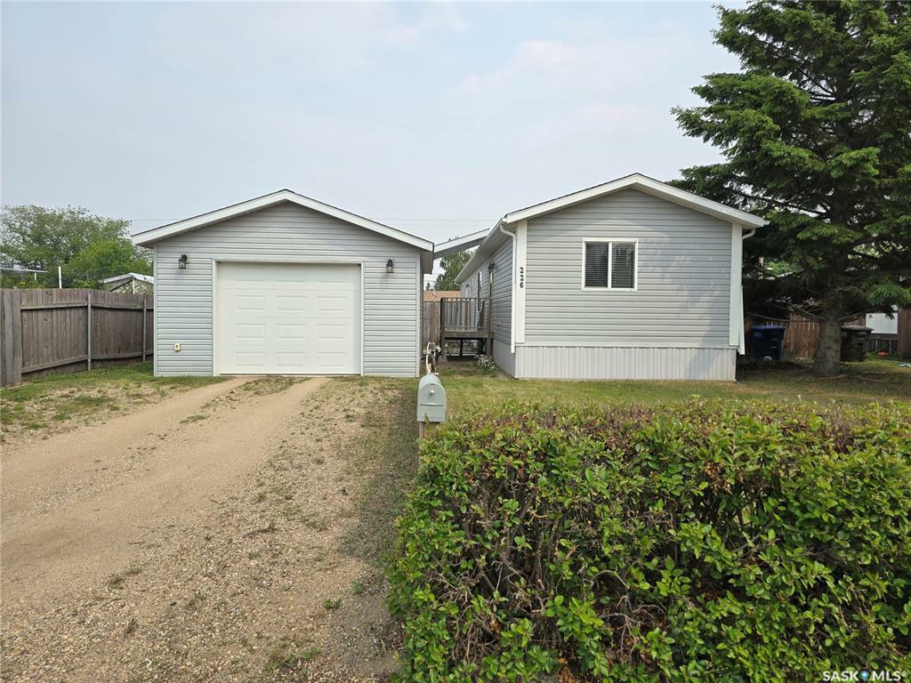 Property Photo:  226 13th Street  SK S0K 2A0 