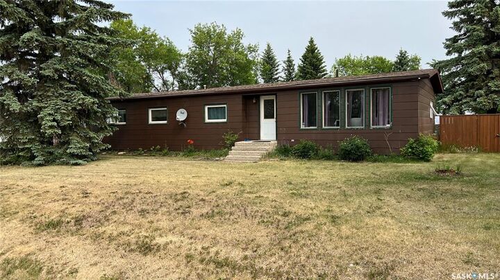 Property Photo: 404 3rd Street N SK S0K 4P0