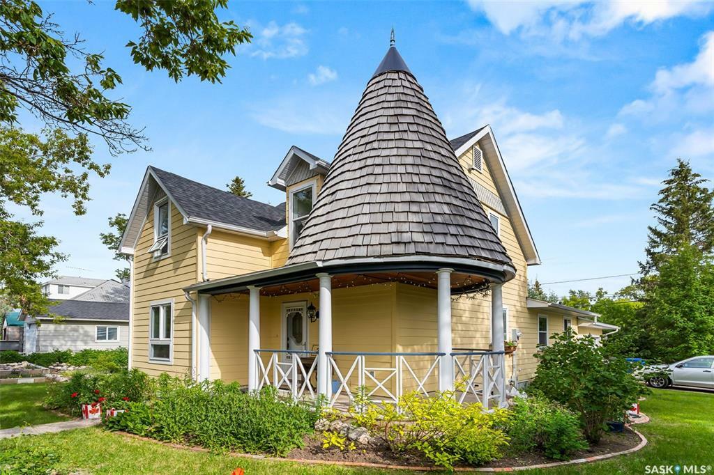 Property Photo: 219 Pearson Street SK S0G 4V0