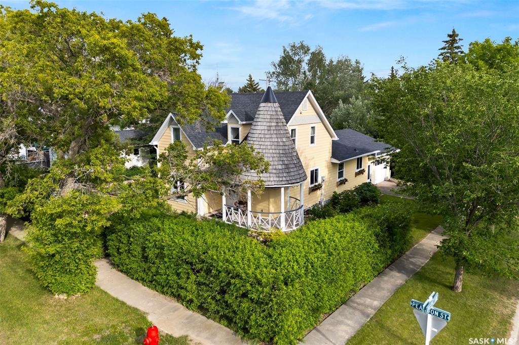Property Photo: 219 Pearson Street SK S0G 4V0