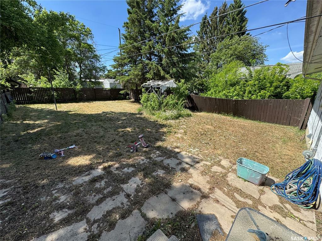 Property Photo: 413 3rd Avenue N SK S0K 2Z0