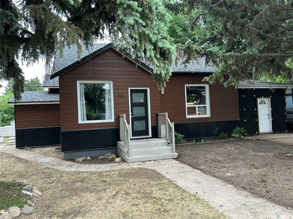 Photo de la propriété: 506 1st Street E SK S0K 1Z0