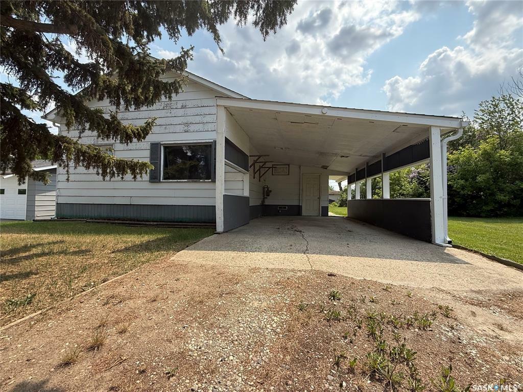 Property Photo: 113 St Antoine Avenue SK S0C 2K0